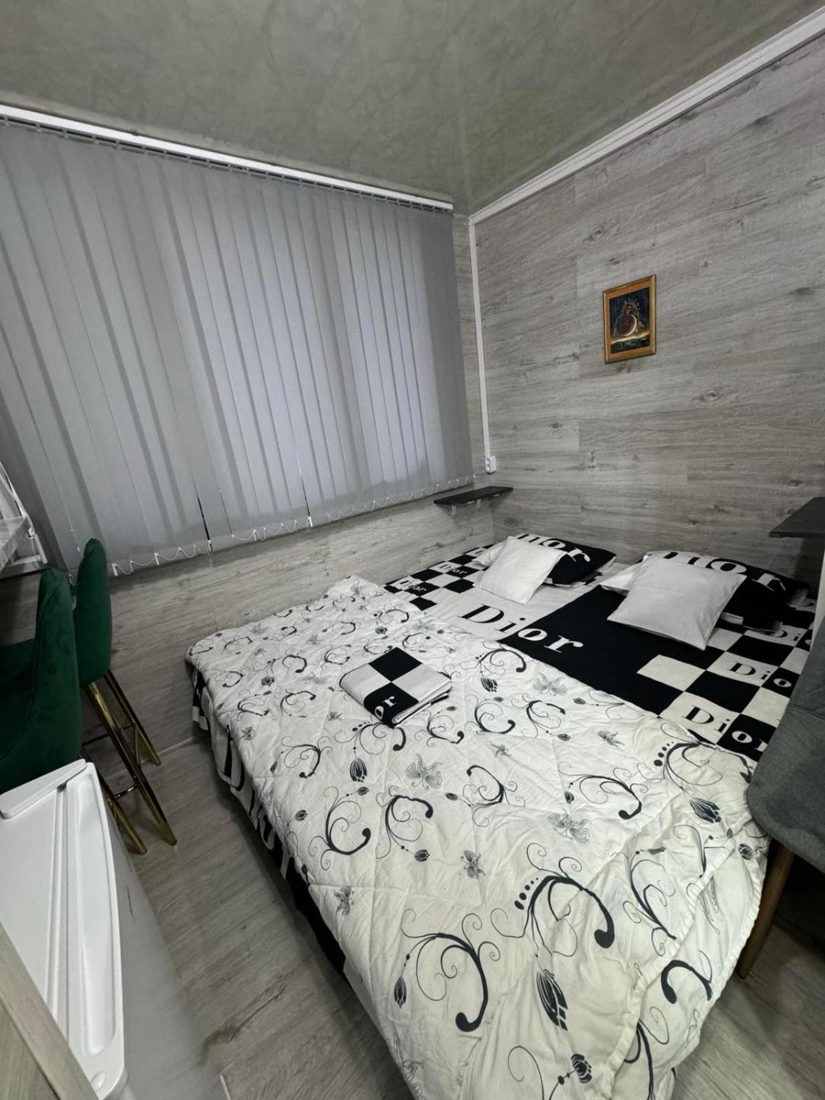 Cozy Good Apartment Chisinau Bagian luar foto